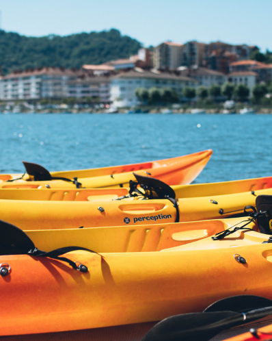 KAYAK EN EL RÍO ORIA