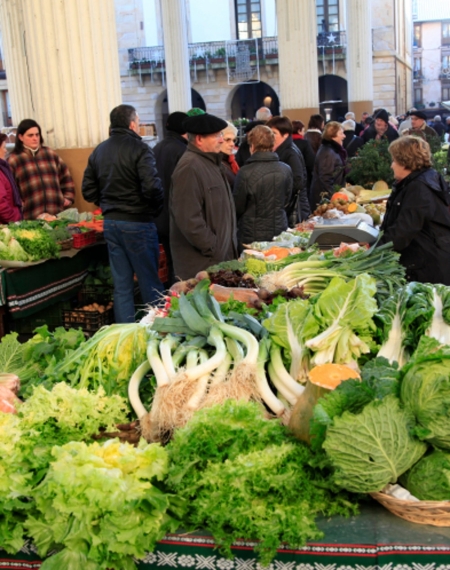 FARMERS MARKET AND CIDER CELLAR