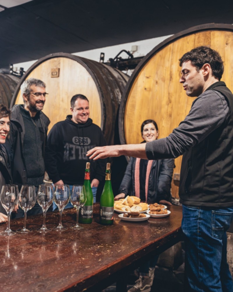 Reservar apicultura, mercado de productores y bodega de sidra