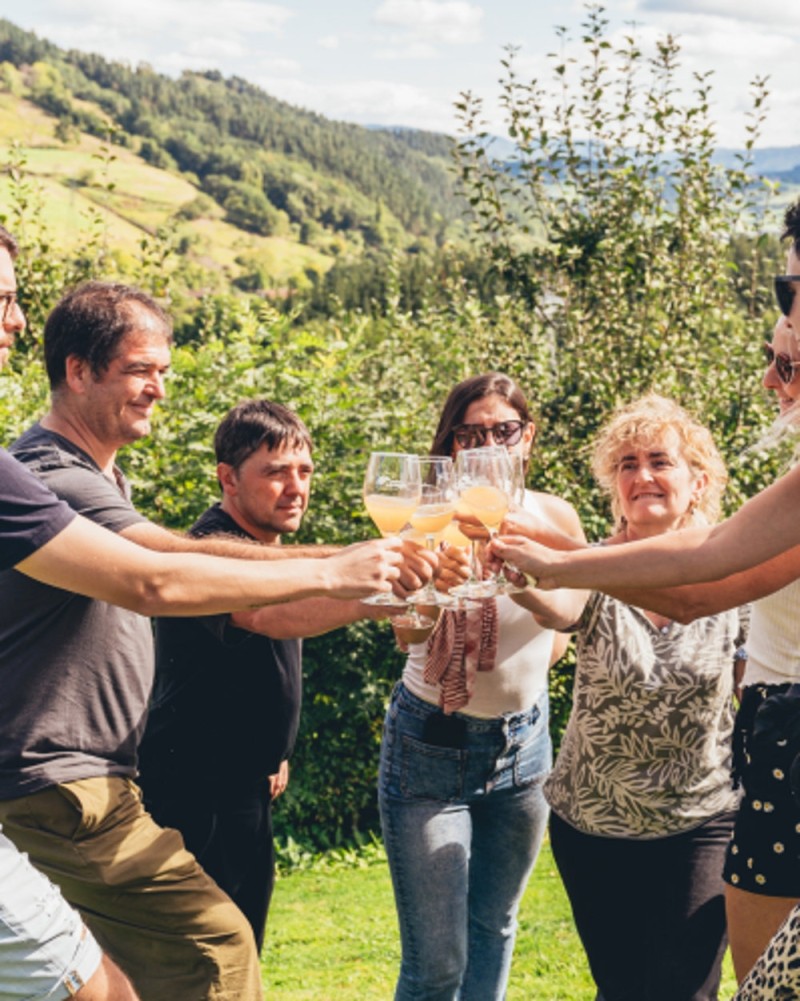 BISITA ETA BAZKARIA OIHARTE SAGARDOTEGIAN