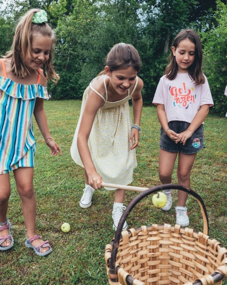 TALLER DE ZUMO DE MANZANA EN CASERÍO LAGAR