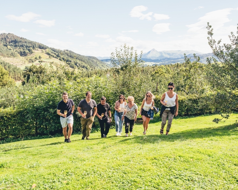 GUIDED TOUR WITH MEAL IN OIHARTE CIDER HOUSE