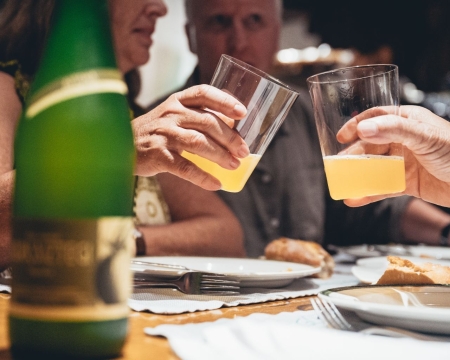 BEEKEEPING, FARMER’S MARKET AND CIDER CELLAR